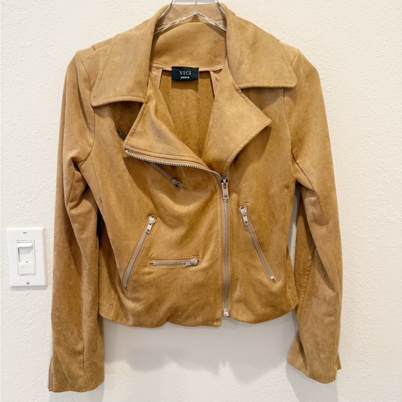 VICI Market Jacket in Camel Faux Suede - Picture 3 of 9